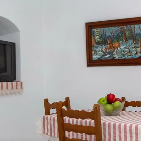 Апартаменты Vrodos Authetic Traditional Cycladic Home *