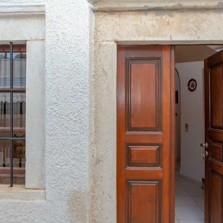 Апартаменты Vrodos Authetic Traditional Cycladic Home