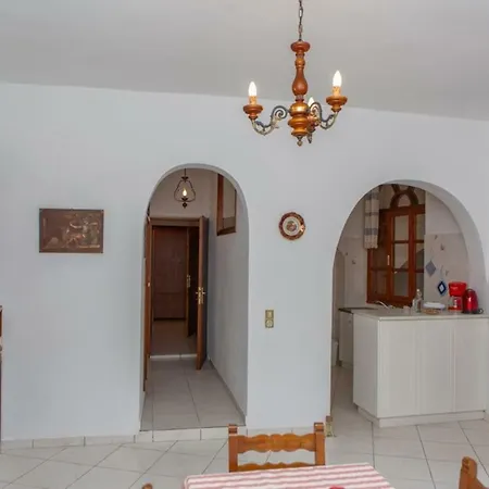 Апартаменты Vrodos Authetic Traditional Cycladic Home *